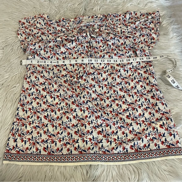 Max Studio | Flutter Sleeve Top - Picture 7 of 12